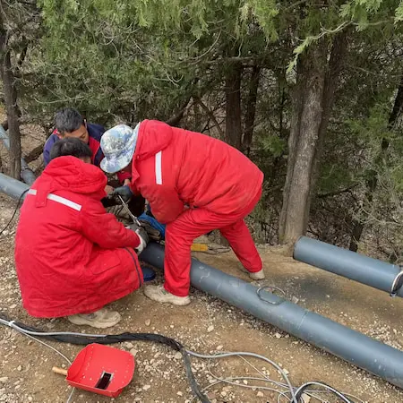Outdoor chemical pipeline welding